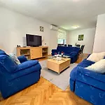 Apartments By Expert Aria Center