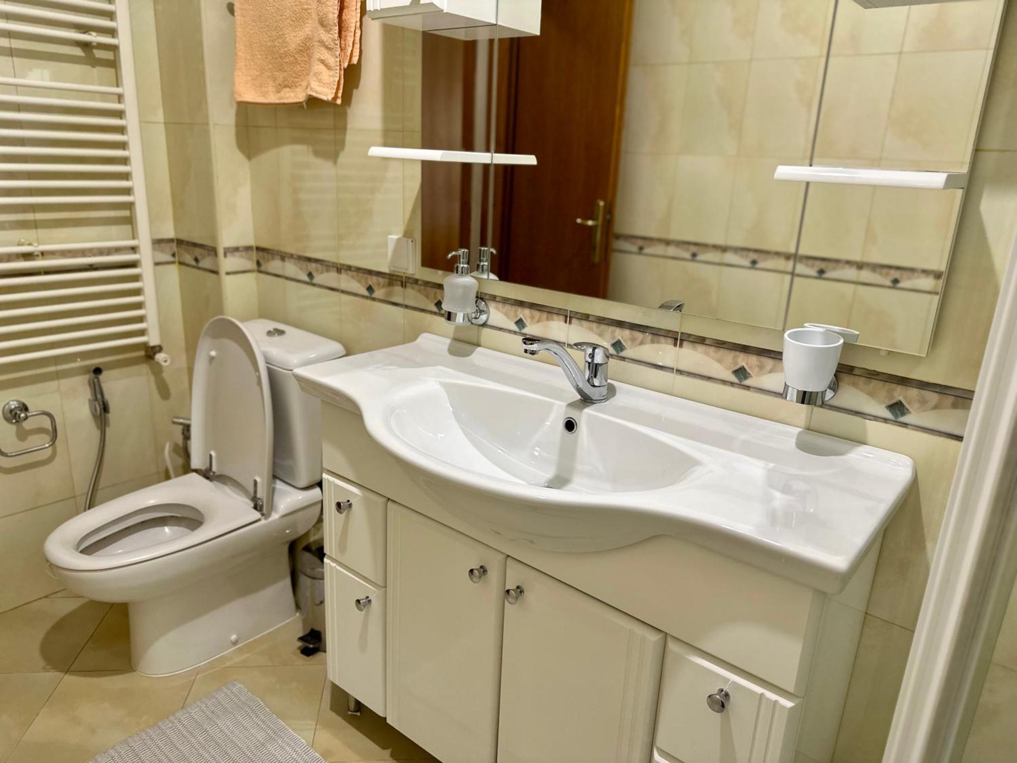 By Expert Aria Center Apartment