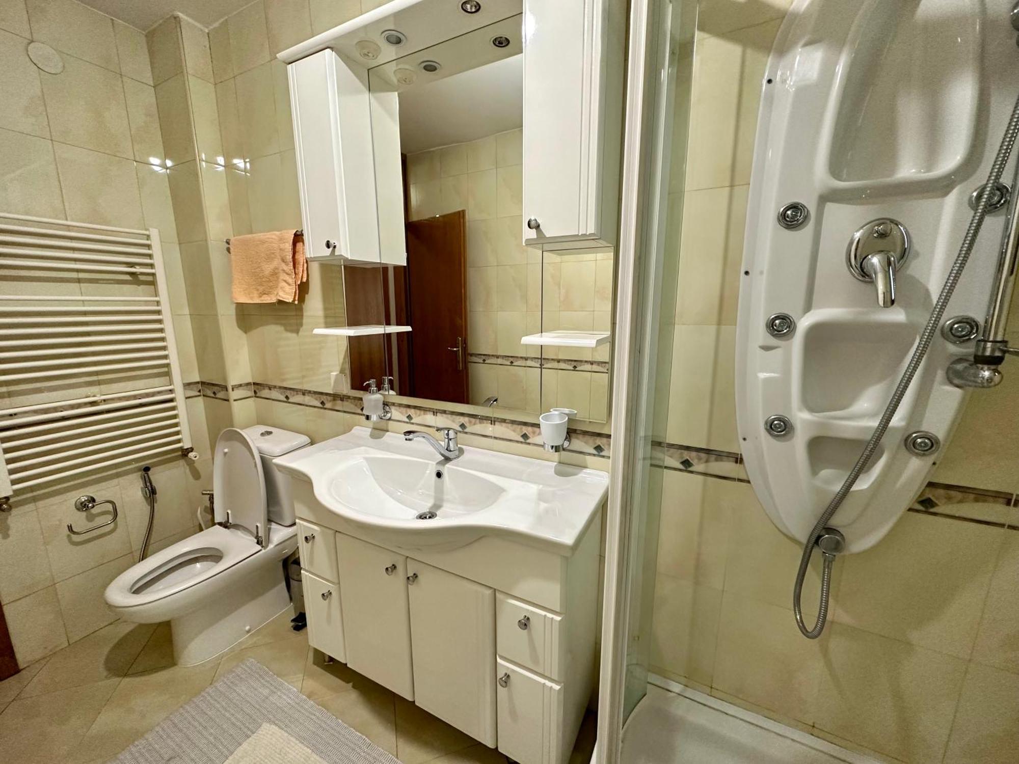 By Expert Aria Center